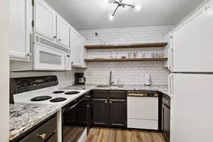 66 9th St E, Saint Paul, MN 55101 - Photo 31