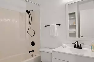 66 9th St E, Saint Paul, MN 55101 - Photo 23