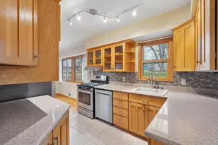 6249 Oak Knoll Dr, Woodbury, MN 55125 - Photo 5