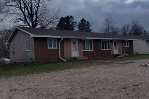 315 4th St NW, Braham, MN 55006 - Photo 1