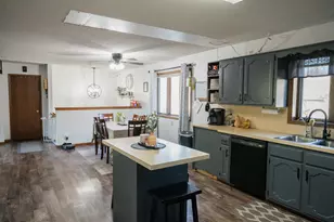 220 E Christina St, Fairmont, MN 56031 - Photo 3