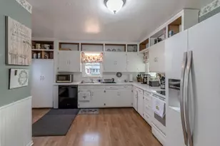 711 E Blue Earth St, Lake Crystal, MN 56055 - Photo 7