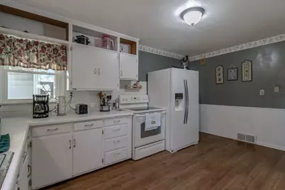 711 E Blue Earth Street, Lake Crystal, MN 56055 - Photo 9