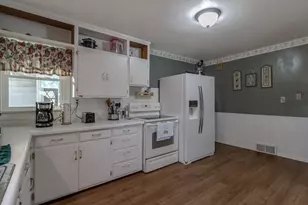 711 E Blue Earth St, Lake Crystal, MN 56055 - Photo 9