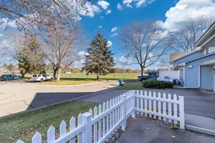 2578 Bedford Ct, Mendota Heights, MN 55120 - Photo 3