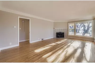 2293 7th Avenue E, North Saint Paul, MN 55109 - Photo 7