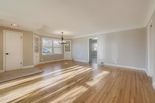 2293 7th Ave E, North Saint Paul, MN 55109 - Photo 9