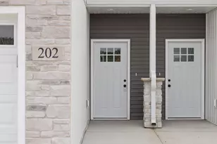 634 Franklin St, Roberts, WI 54023 - Photo 3