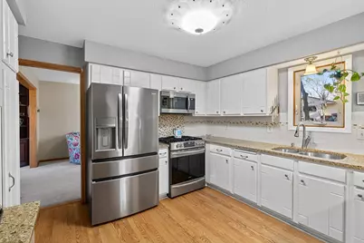 15716 Hayes Trail, Apple Valley, MN 55124 - Photo 3