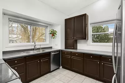 715 Liberty Heights Drive, Chaska, MN 55318 - Photo 5