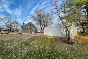 1207 15th Ave SW, Austin, MN 55912 - Photo 3