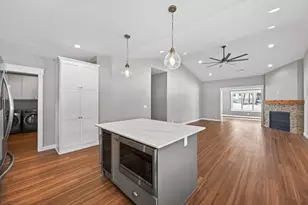 1043 Legend Ln, River Falls, WI 54022 - Photo 5