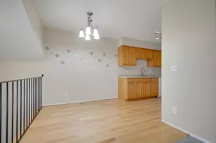 361 Elan Ct, Woodbury, MN 55125 - Photo 9