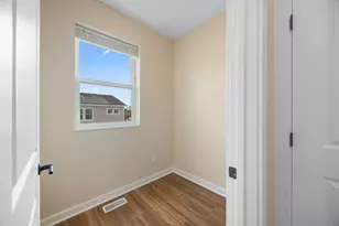 2166 Cottage Ave E, Saint Paul, MN 55119 - Photo 9