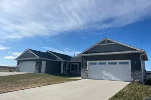 890 Tall Grass Ct, Wanamingo, MN 55983 - Photo 13