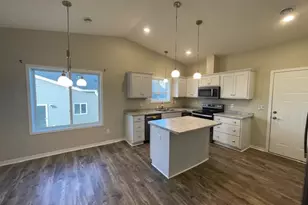 890 Tall Grass Ct, Wanamingo, MN 55983 - Photo 3