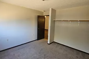 808 Hills Ave, Jackson, MN 56143 - Photo 7