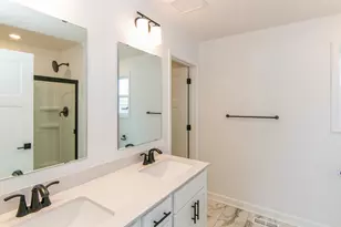 914 Milborne Ln NW, Rochester, MN 55901 - Photo 11