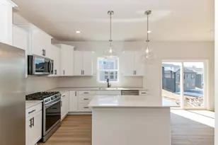 914 Milborne Ln NW, Rochester, MN 55901 - Photo 5