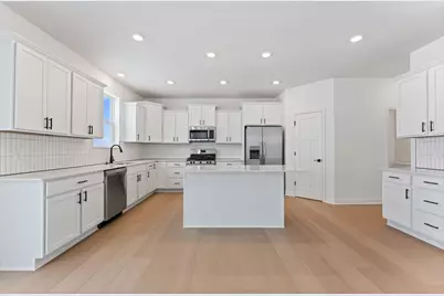 10840 Hemingway Avenue S, Cottage Grove, MN 55016 - Photo 3