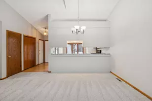 805 Southcross Dr E, Burnsville, MN 55306 - Photo 7