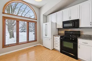 805 Southcross Dr E, Burnsville, MN 55306 - Photo 3