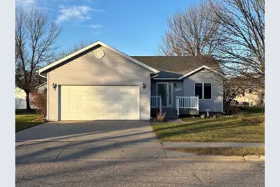 311 Kendall Avenue S, Thief River Falls, MN 56701 - Photo 1