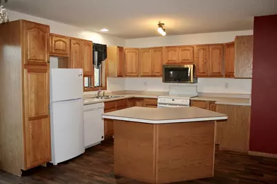 311 Kendall Avenue S, Thief River Falls, MN 56701 - Photo 11