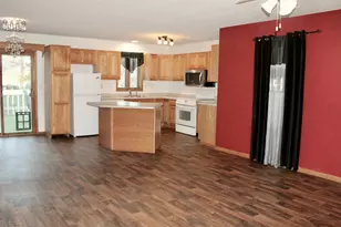 311 Kendall Ave S, Thief River Falls, MN 56701 - Photo 9