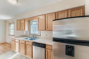 80 Sherrie Ln, Woodbury, MN 55125 - Photo 3