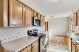 80 Sherrie Ln, Woodbury, MN 55125 - Photo 5