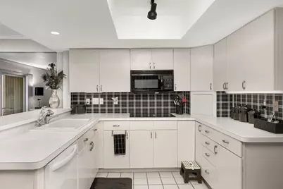 6105 Lincoln Drive #136, Edina, MN 55436 - Photo 15