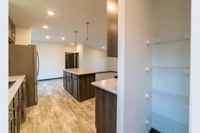 422 Court Avenue N, Sandstone, MN 55072 - Photo 15