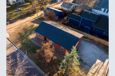 422 Court Avenue N, Sandstone, MN 55072 - Photo 3