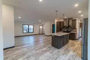 422 Court Ave N, Sandstone, MN 55072 - Photo 9