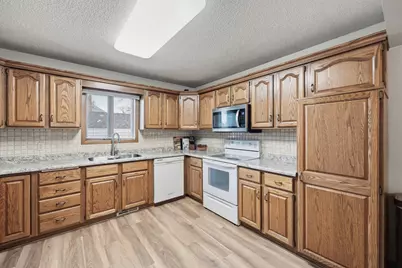 606 S 10th Street, Olivia, MN 56277 - Photo 11