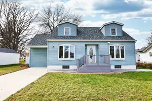 606 S 10th St, Olivia, MN 56277 - Photo 41