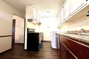 1228 Wagon Wheel Rd, Hopkins, MN 55343 - Photo 9