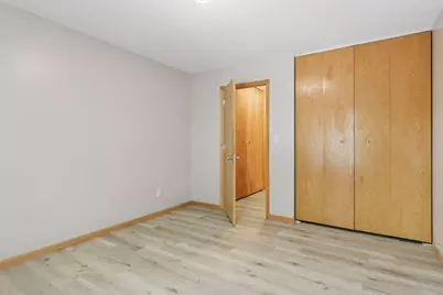 2800 Hamline Avenue N #302, Roseville, MN 55113 - Photo 7