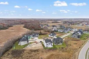 1979 Leaping Deer Cir, Hamel, MN 55340 - Photo 101