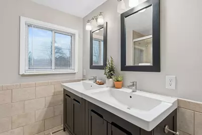 5818 Emerson Avenue N, Brooklyn Center, MN 55430 - Photo 15