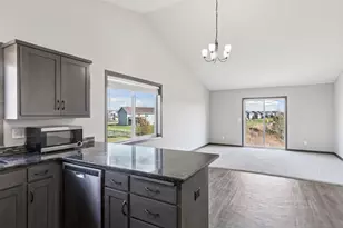 8666 Ebersole Ave, Monticello, MN 55362 - Photo 11