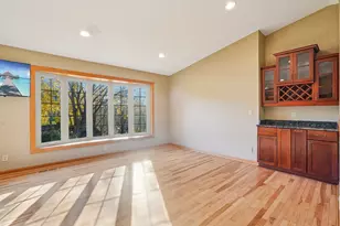 9685 Clover Cir, Eden Prairie, MN 55347 - Photo 11