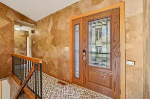 9685 Clover Cir, Eden Prairie, MN 55347 - Photo 7