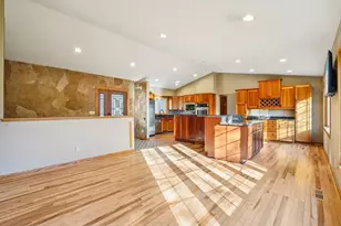 9685 Clover Cir, Eden Prairie, MN 55347 - Photo 9