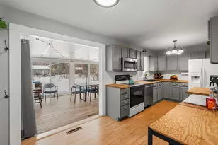 5573 Fairview Ave N, Shoreview, MN 55126 - Photo 5