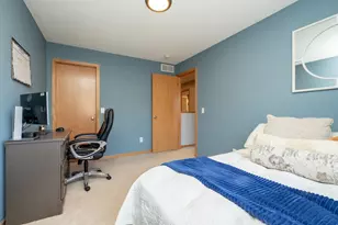 332 Brickyard Dr, Chaska, MN 55318 - Photo 17