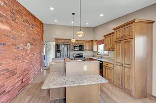 1366 Arden View Dr, Arden Hills, MN 55112 - Photo 7