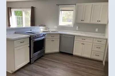 204 W Poplar Avenue #Unit A, Badger, MN 56714 - Photo 3