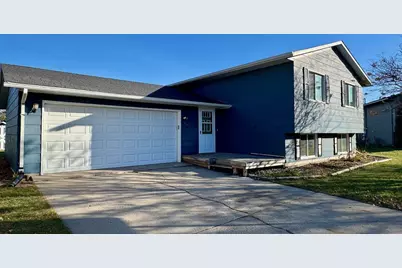 918 Rensvold Boulevard, Moorhead, MN 56560 - Photo 3